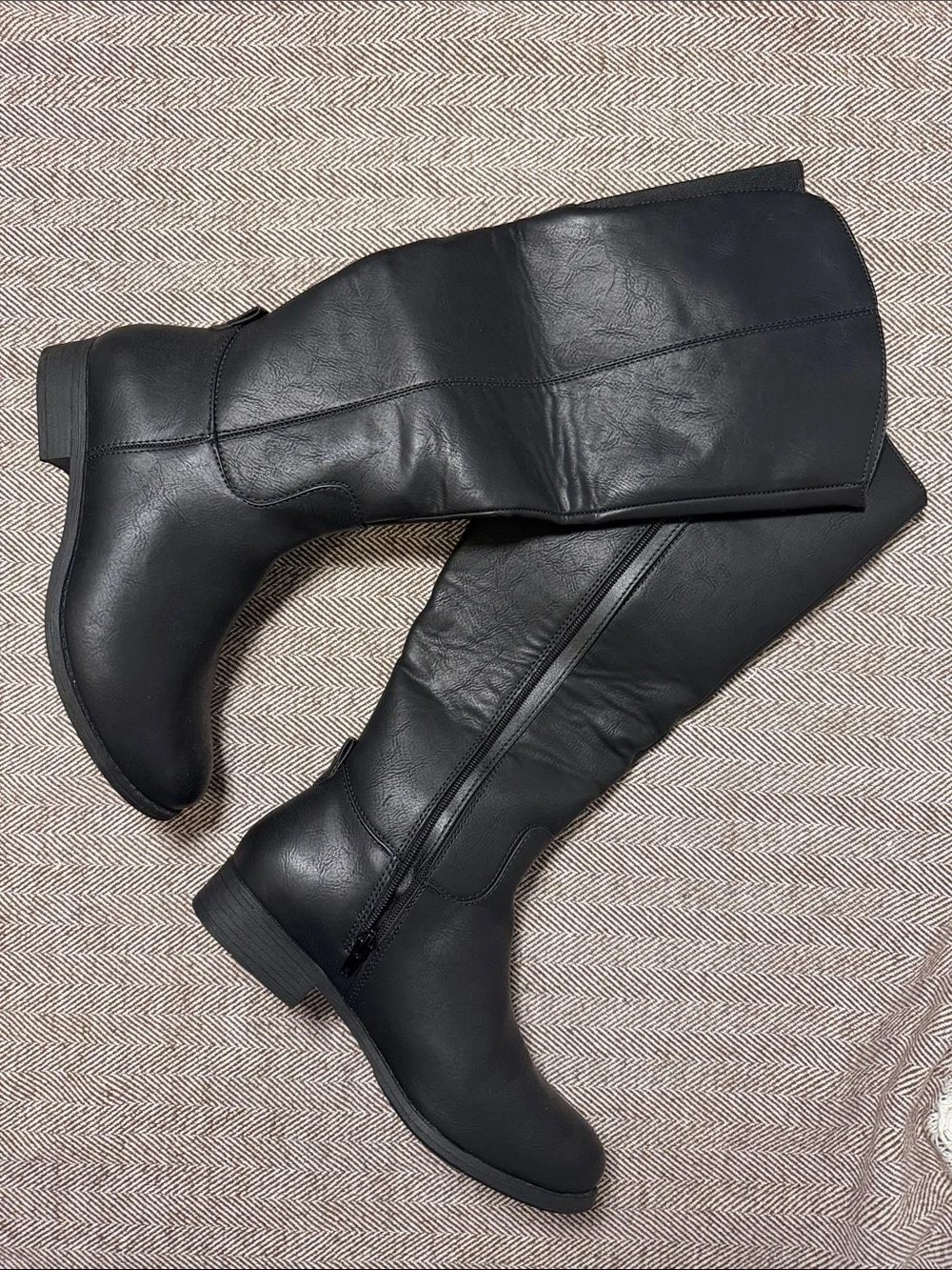 Classic Over-the-Knee Riding Boots in Black